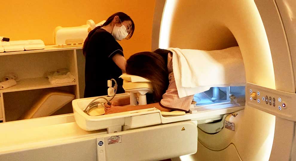 MRI乳がん検査撮影