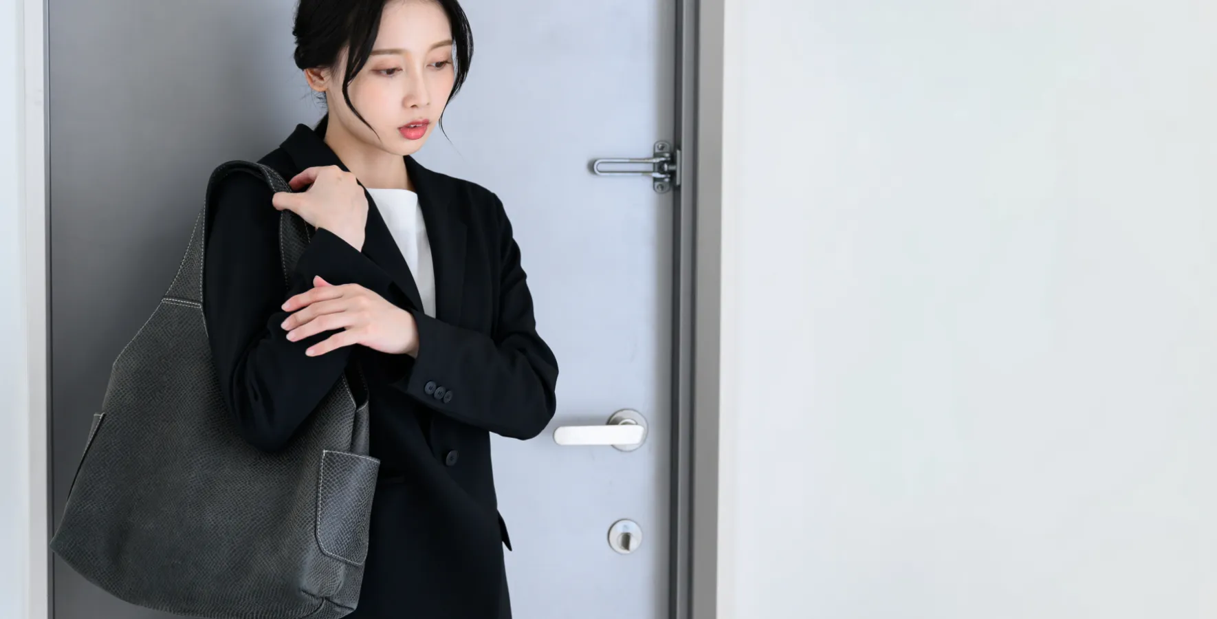 長時間の立ち仕事・外出の様子